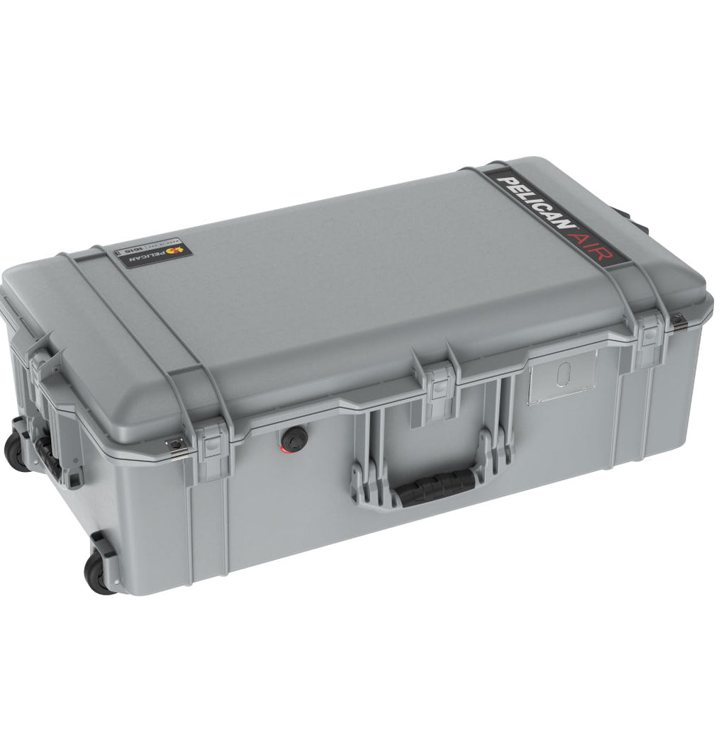 No Foam / Silver Pelican 1615 Case Front Closed