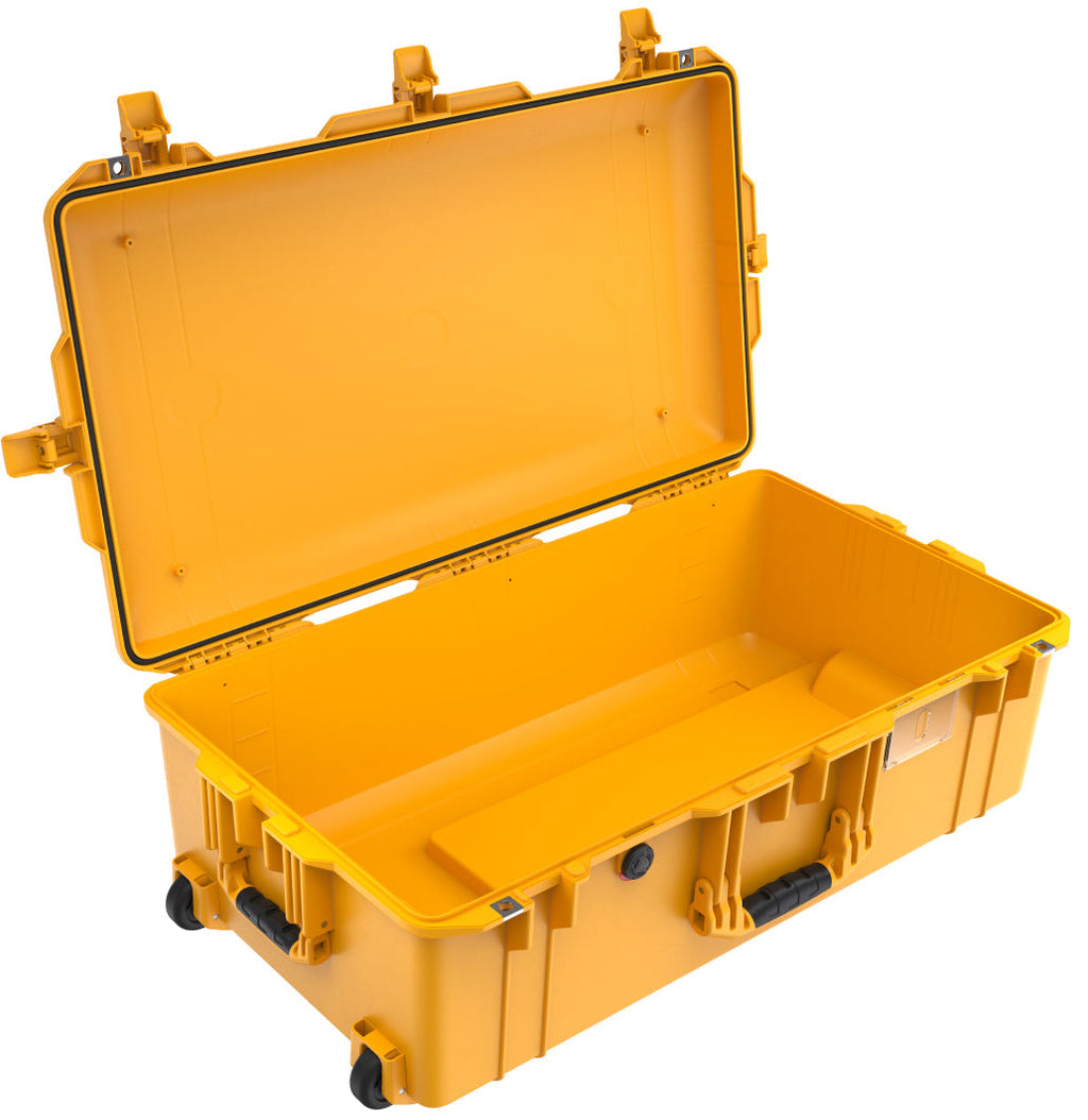 No Foam / Yellow Pelican 1615 Case Open
