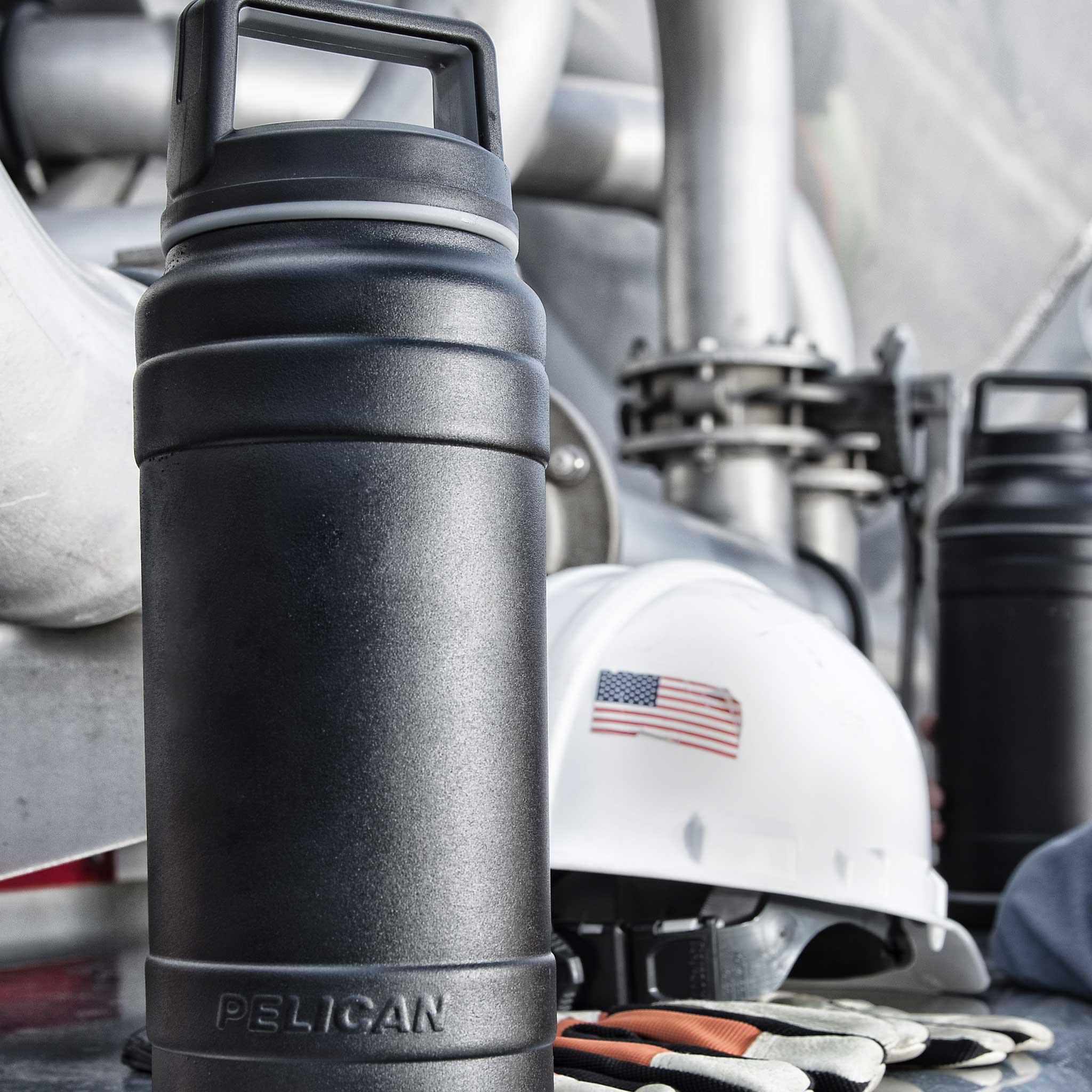 Black Pelican 32oz Bottle Lifestyle