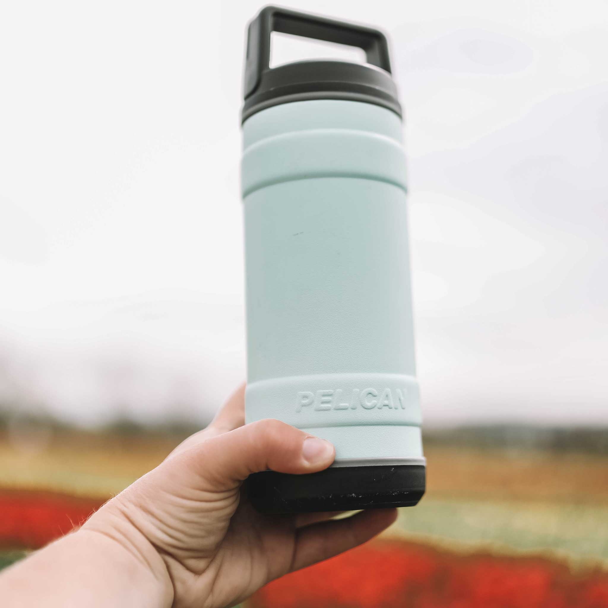  White Pelican 32oz Bottle 