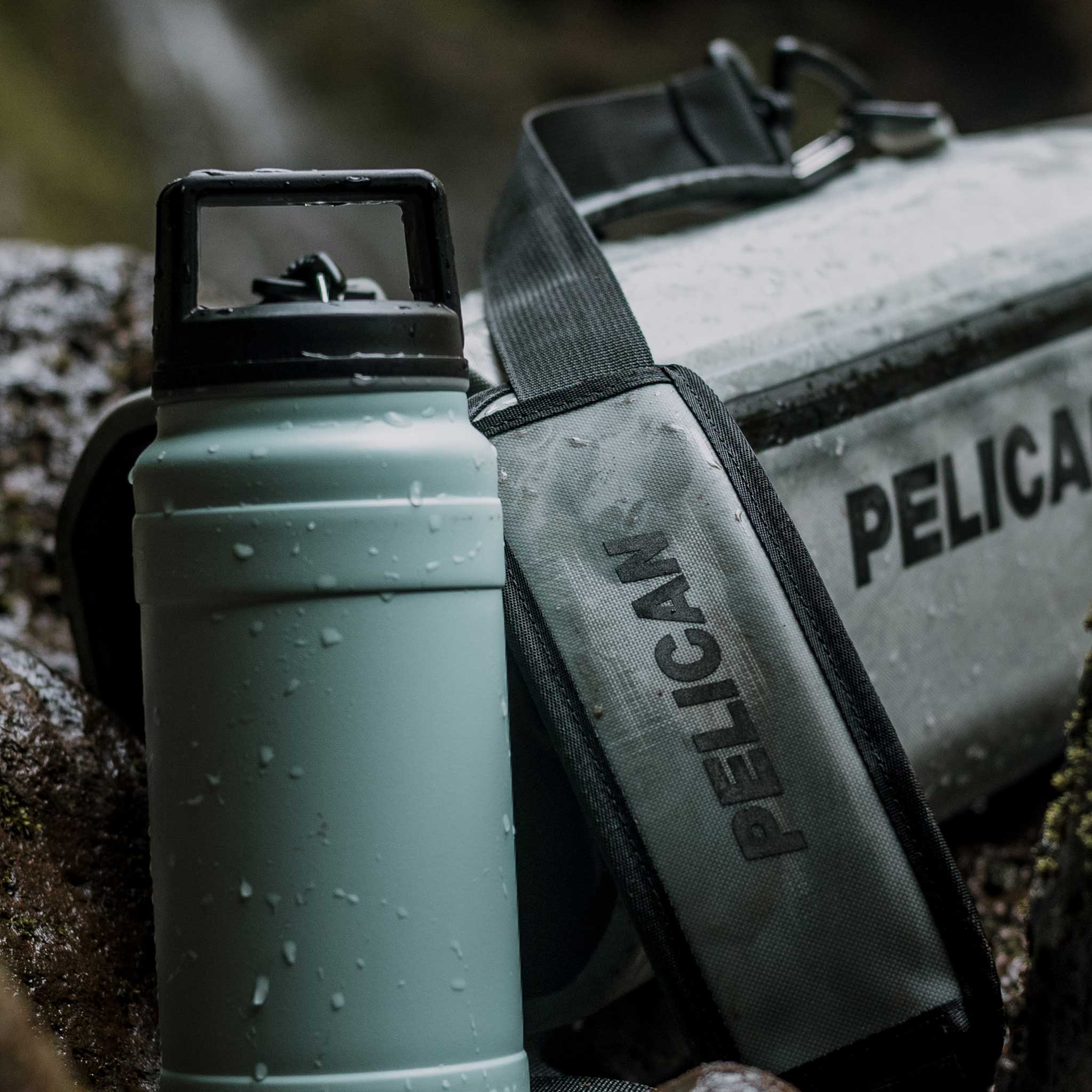  Seafoam 32oz Bottle with Soft Sling
