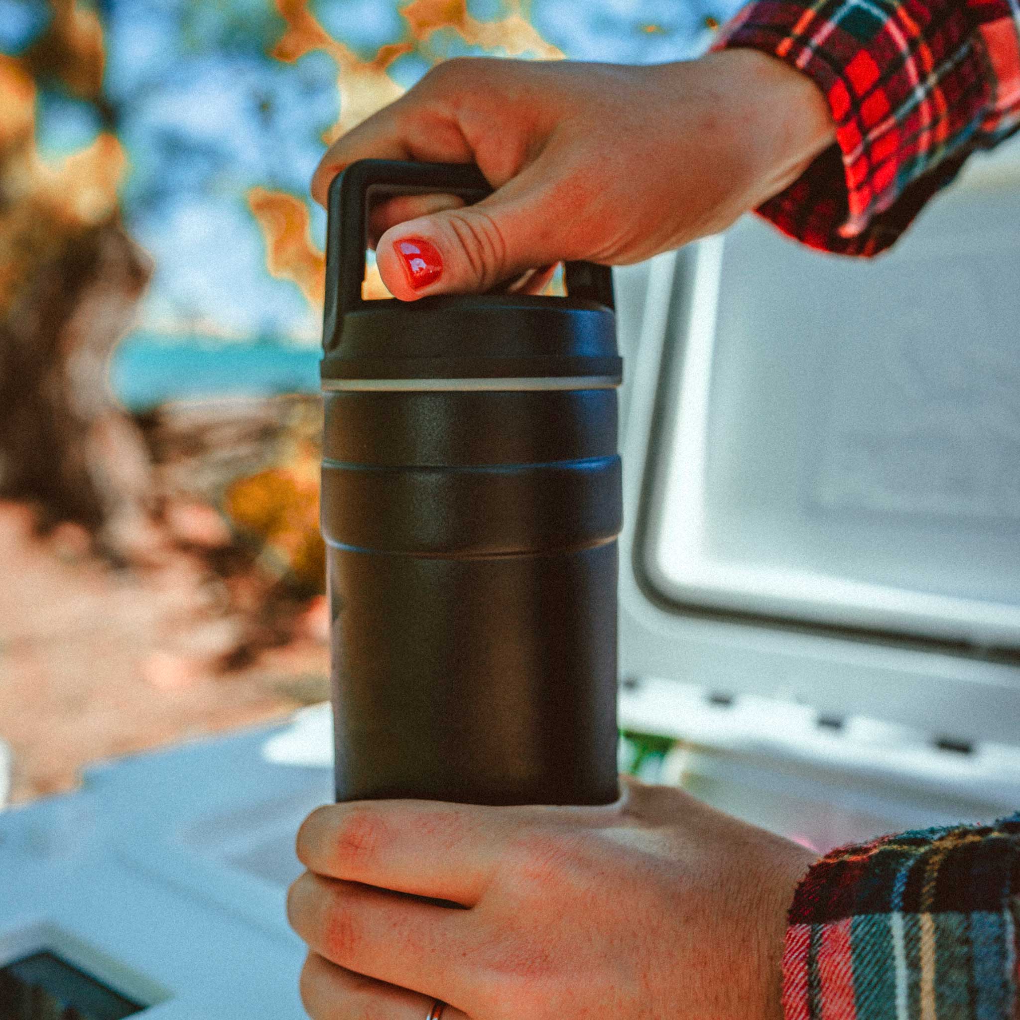 Black Pelican Bottle 18OZ Lifestyle 